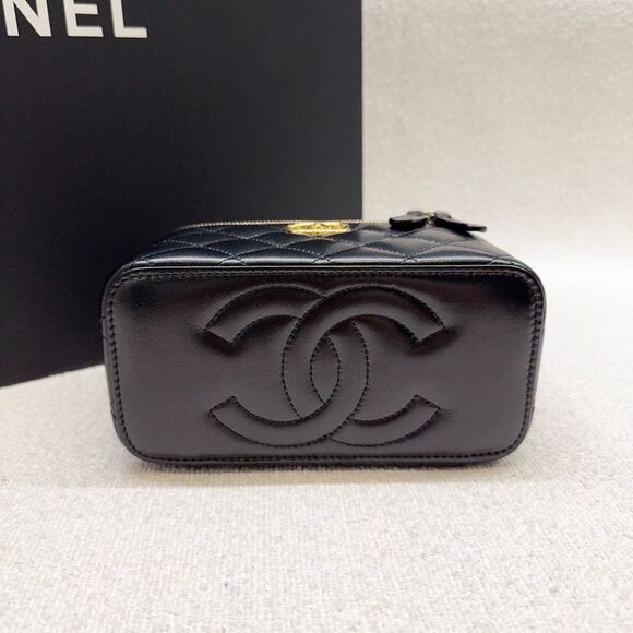 Chanel Women Pre-Loved Bag Very Good Condition - Picture 5 of 9